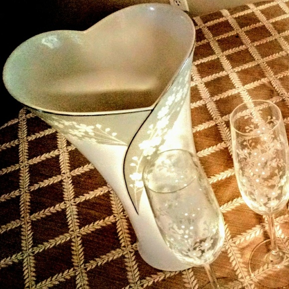 Lenox Bellina Pair of Champagne Flutes - Picture 4 of 5